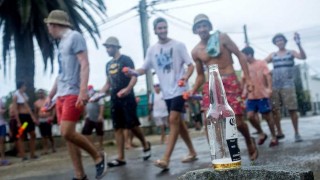Las muchedumbres virtuales, los carnavales y el golpe en la oscuridad de Leonel - Columna de Darwin - DelSol 99.5 FM