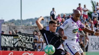 “Fénix tiene a sus futbolistas convencidos del estilo de juego y goleó a Danubio - Comentarios - DelSol 99.5 FM