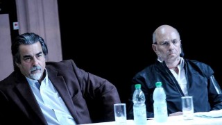 Las escenas de teatro de revista del Partido de la Gente - Columna de Darwin - DelSol 99.5 FM