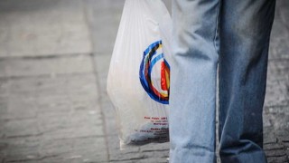 La sanción a los supermercados por acordar cobrar las bolsas - Sebastián Fleitas - DelSol 99.5 FM