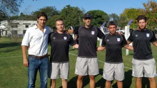 “Cuando me di cuenta que era un entrenador dentro de la cancha decidí retirarme como futbolista” - Entrevistas - DelSol 99.5 FM