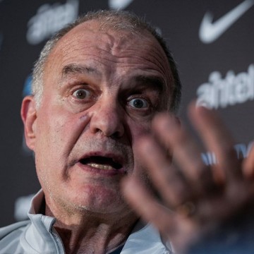Bielsa, el final del gurú incendiario más caro de la historia  episode artwork