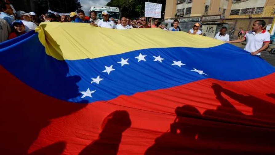 La frágil democracia venezolana: caudillos, desigualdad y petróleo - Gabriel Quirici - No Toquen Nada | DelSol 99.5 FM