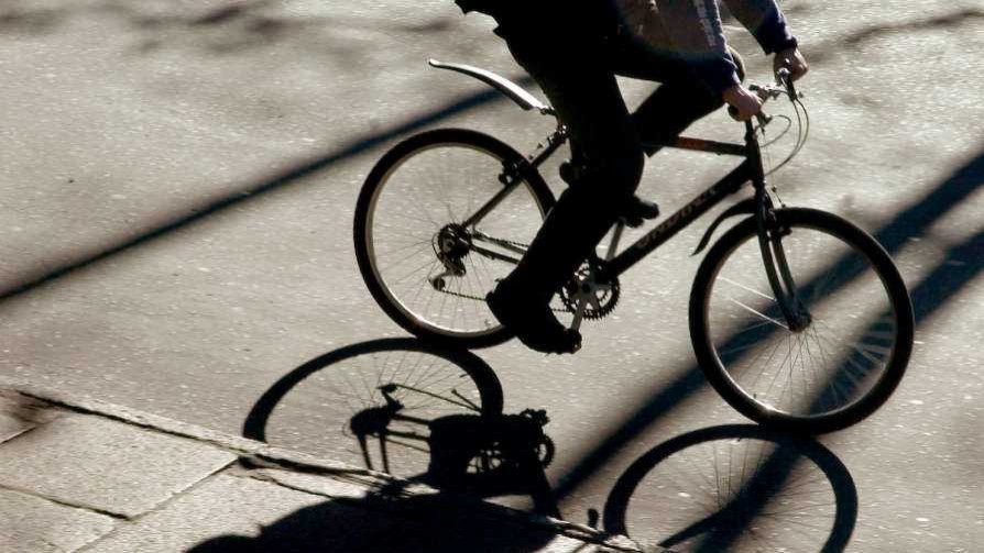 ¿Las bicicletas deberían pagar patente? - Gustavo Viñales - No Toquen Nada | DelSol 99.5 FM