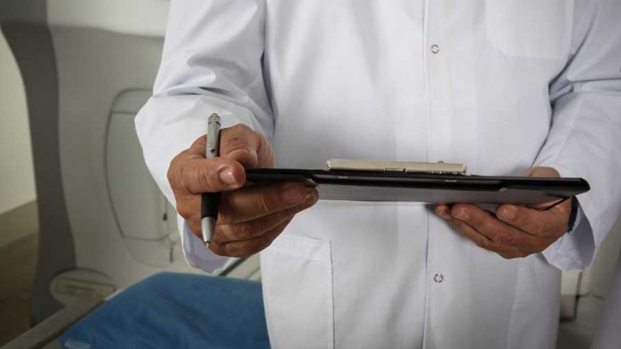 ¿Por qué los médicos tienen letra tan fea? - Sobremesa - La Mesa de los Galanes | DelSol 99.5 FM