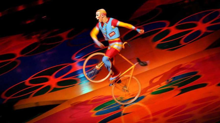 ¿Cuánto gana un artista del Cirque du Soleil?  - Sobremesa - La Mesa de los Galanes | DelSol 99.5 FM