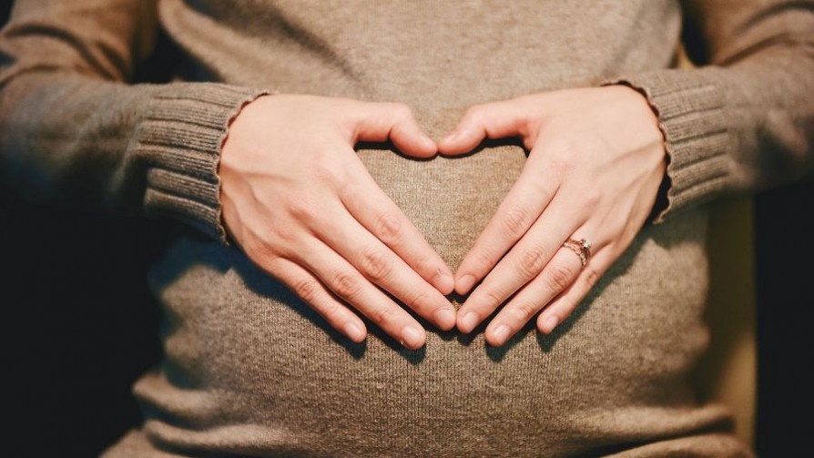 Embarazadas y covid: ¿qué pasó en el último mes y medio?  - Informes - No Toquen Nada | DelSol 99.5 FM