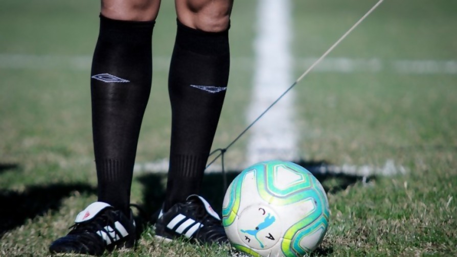 Los cuatro médicos delirantes y su protocolo del fútbol - Darwin - Columna Deportiva - No Toquen Nada | DelSol 99.5 FM