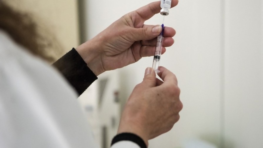 Los últimos datos de las tres vacunas que se aplican en Uruguay contra el Covid - Gianfranco Grompone - No Toquen Nada | DelSol 99.5 FM