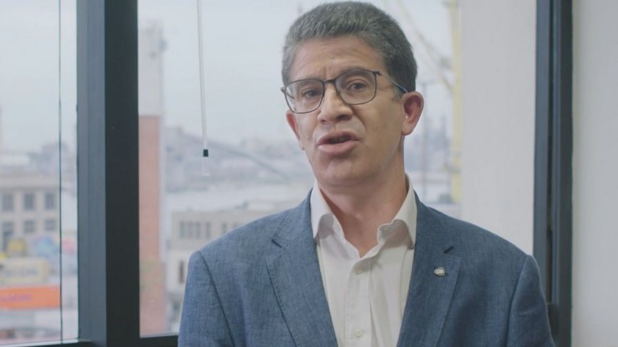 Rosselli: Es “inopinable y notorio” que Uruguay gastó menos en el covid en una comparación internacional - Entrevista central - Facil Desviarse | DelSol 99.5 FM