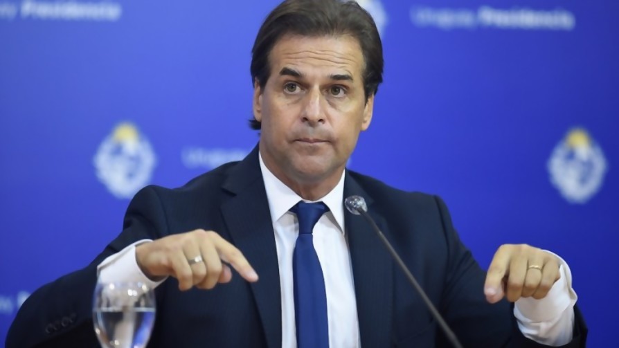 Dos absurdos: El presidente sentado sobre la perilla de los combustibles y la asamblea constituyente chilena  - Columna de Darwin - No Toquen Nada | DelSol 99.5 FM
