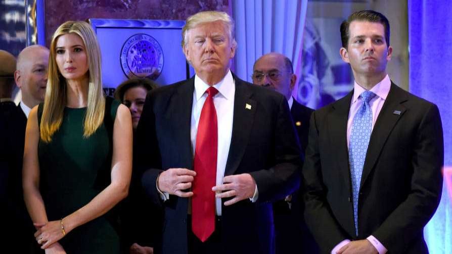 Según Darwin, los que rodean a Trump tienen caras de salidos de un psiquiátrico - Columna de Darwin - No Toquen Nada | DelSol 99.5 FM