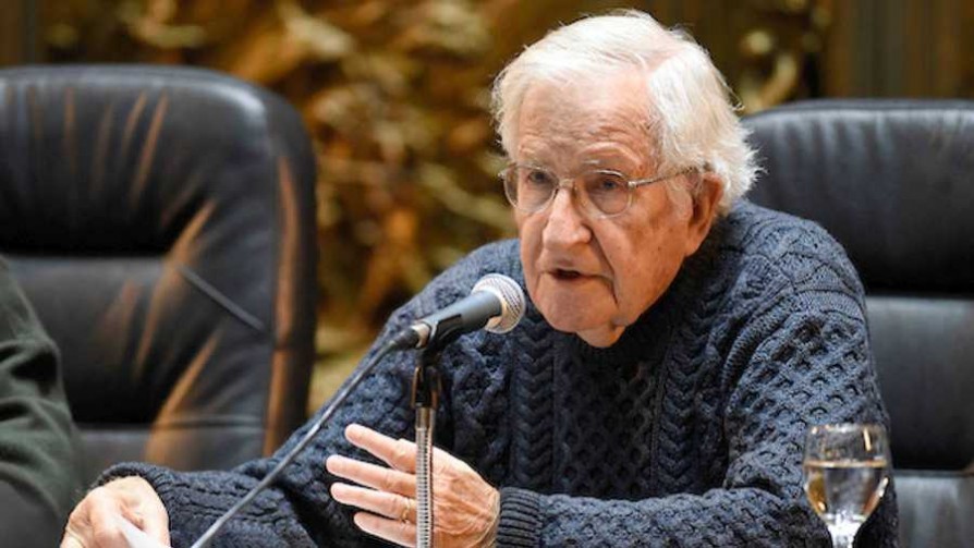 El pensamiento de Noam Chomsky - Cacho de cultura - La Mesa de los Galanes | DelSol 99.5 FM