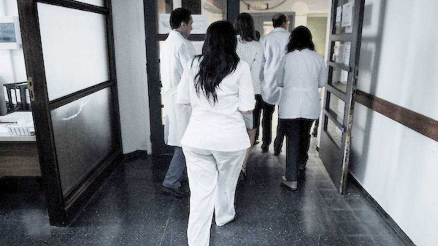 Enfermería universitaria tiene salarios “obscenamente sumergidos” respecto a médicos - Entrevistas - No Toquen Nada | DelSol 99.5 FM