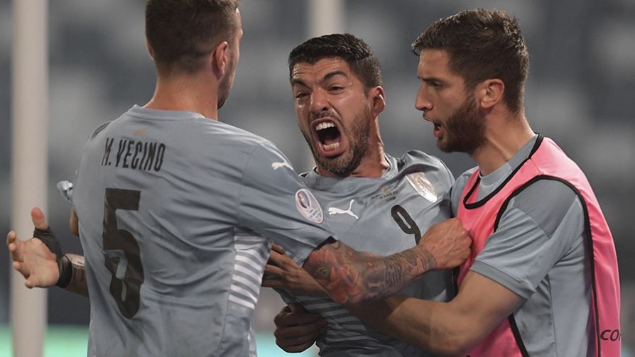 “Uruguay mejoró su funcionamiento, tuvo situaciones de gol, hizo uno y se llevó un punto” - Comentarios - 13a0 | DelSol 99.5 FM