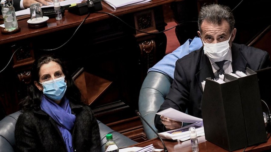 La interpelación: un espectáculo político tan mal hecho que no parece un espectáculo - Columna de Darwin - No Toquen Nada | DelSol 99.5 FM