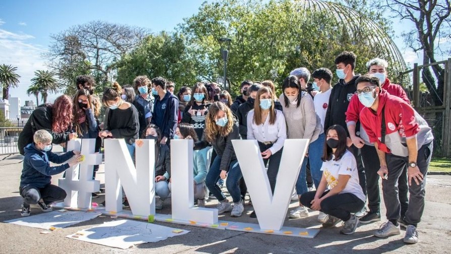 Miles de liceales participaron de la campaña Noviazgos Libres de Violencia - Informes - No Toquen Nada | DelSol 99.5 FM