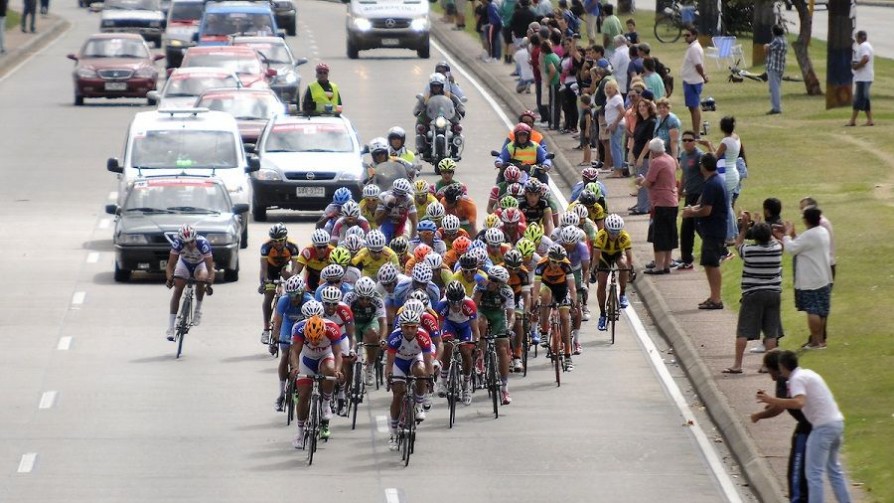 Rutas de América o la Vuelta Ciclista, ¿cuál tiene la mejor canción? - Sobremesa - La Mesa de los Galanes | DelSol 99.5 FM