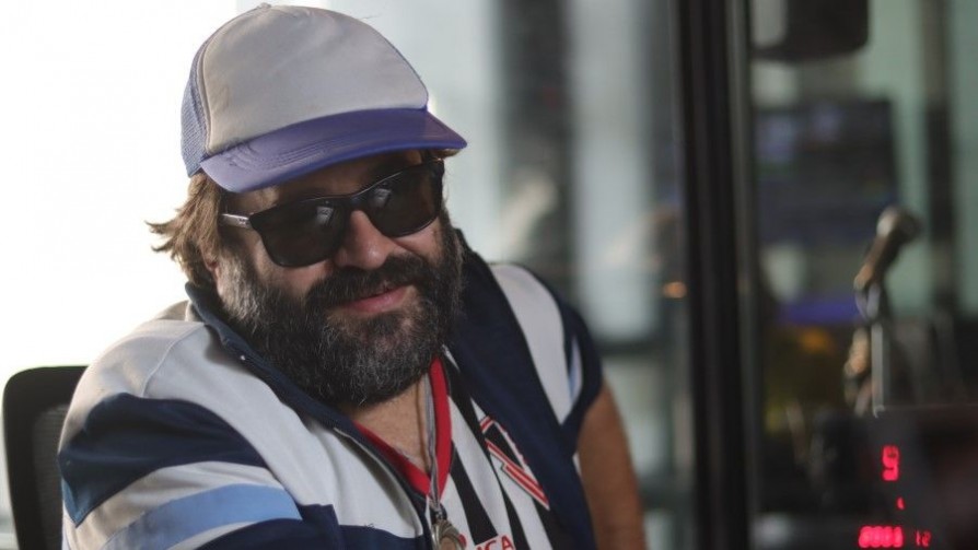 DJ Triste y sus perillas de la emoción: trajo temas como “Mi mama es Primera Dama” o “Sr Presidente” - Columna de Darwin - No Toquen Nada | DelSol 99.5 FM