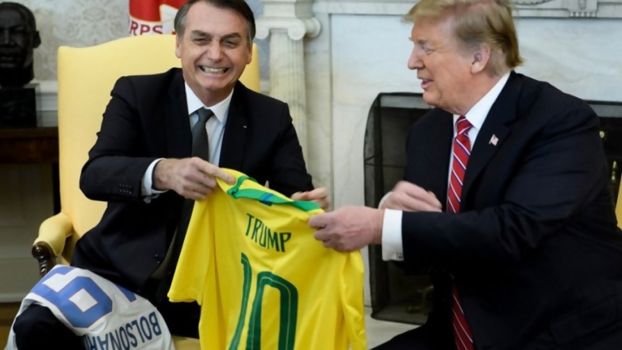 Bolsonaro va por la reelección, ¿Trump también? - Audios - Facil Desviarse | DelSol 99.5 FM