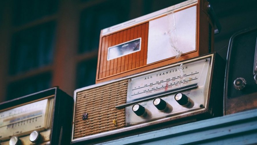 La radio en Uruguay en una época de experimentación - 100 años con voz - Abran Cancha | DelSol 99.5 FM