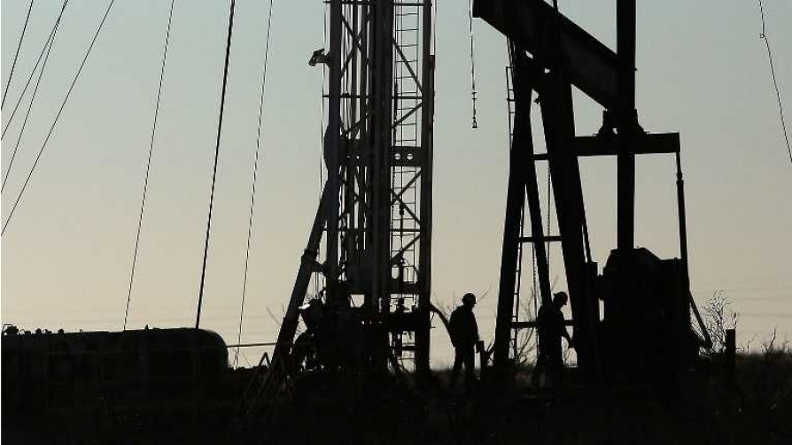 Darwin recomienda contratar a todos los geólogos para informar de petróleo - Columna de Darwin - No Toquen Nada | DelSol 99.5 FM