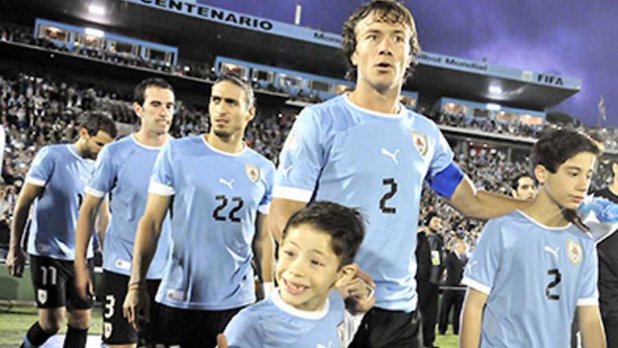 Diego Lugano: “Los verdaderos guerreros son los jugadores del fútbol uruguayo” - El Resumen - Abran Cancha | DelSol 99.5 FM