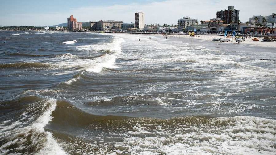 ¿Qué tienen de loco las playas uruguayas?  - El loquito - La Mesa de los Galanes | DelSol 99.5 FM