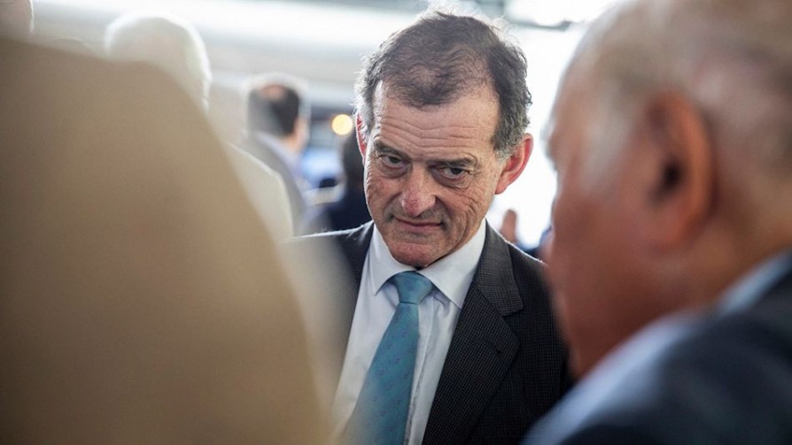 Darwin despeja las equis de la destautología de Manini - Columna de Darwin - No Toquen Nada | DelSol 99.5 FM