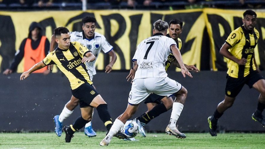 “La tormenta va quedando atrás y Peñarol clasificó a Semifinales de la Copa AUF Uruguay” - Comentarios - 13a0 | DelSol 99.5 FM