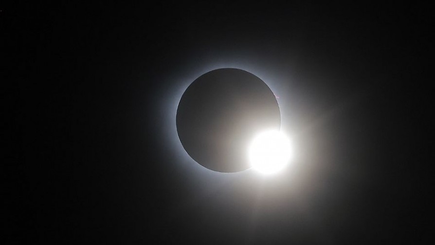 Lo que dejó el eclipse solar imperialista/ El PIT-CNT sigue poniendo a prueba su pareja con el FA - Columna de Darwin - No Toquen Nada | DelSol 99.5 FM