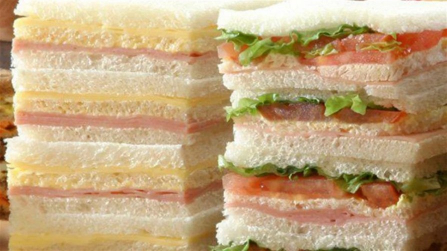 Top 3 en una bandeja de sándwiches surtidos - Sobremesa - La Mesa de los Galanes | DelSol 99.5 FM