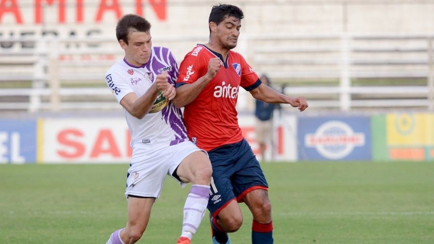 Tricolores y albivioletas en el Parque - Informes - 13a0 | DelSol 99.5 FM