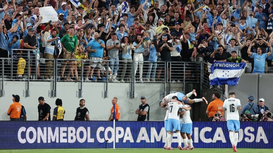 “Uruguay se llevó una contundente victoria y quedó a las puertas de los cuartos de final” - Comentarios - 13a0 | DelSol 99.5 FM