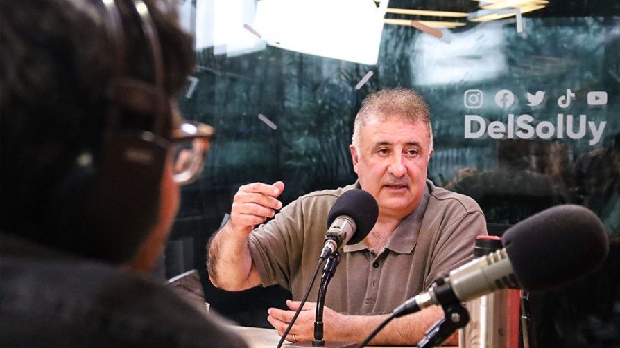 Nelson Fernández: “El FA lleva una ventaja, pero tenés un presidente que es un cañón en popularidad” - Entrevista central - Facil Desviarse | DelSol 99.5 FM