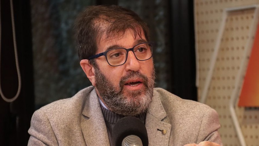 Pereira: Bergara “asume con un problema” por el déficit - Entrevista central - Facil Desviarse | DelSol 99.5 FM