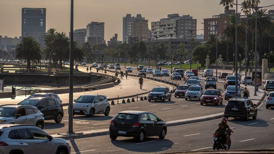El crecimiento de los autos chinos en Uruguay y los aranceles de Europa y Estados Unidos - Informes - No Toquen Nada | DelSol 99.5 FM