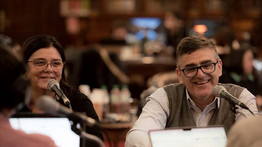 Entre libros y maderas, una preciosa biblioteca abierta a la ciudadanía y en transfomración digital  - Ronda NTN - No Toquen Nada | DelSol 99.5 FM