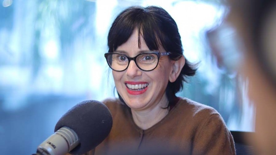 Por mar, por cielo y por tierra - Ines Bortagaray - No Toquen Nada | DelSol 99.5 FM
