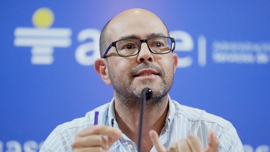 La hilarante cantidad de horas de trabajo de Danza/ ¿Quién está más cerca de la guerra civil: Brasil, EE.UU, Inglaterra o Francia? - Columna de Darwin - No Toquen Nada | DelSol 99.5 FM