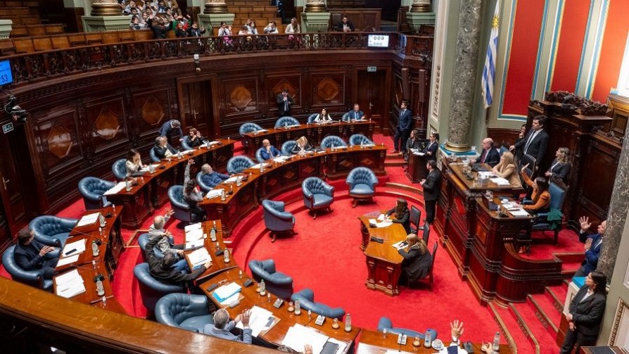 El Parlamento y la sandía de las venias arriba de la Jutep - Departamento de Periodismo de Opinión - No Toquen Nada | DelSol 99.5 FM