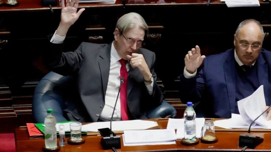 La eutanasia es ley en Uruguay - Arranque - Facil Desviarse | DelSol 99.5 FM