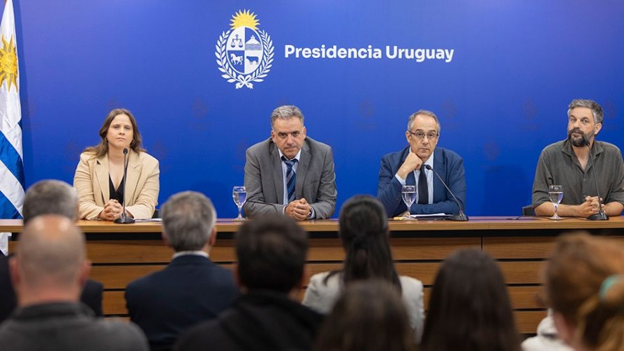 Calderón a la Biblioteca Nacional para “presentar un plan para generar un nuevo modelo en el marco de un proyecto real de innovación” - Columna de Darwin - No Toquen Nada | DelSol 99.5 FM
