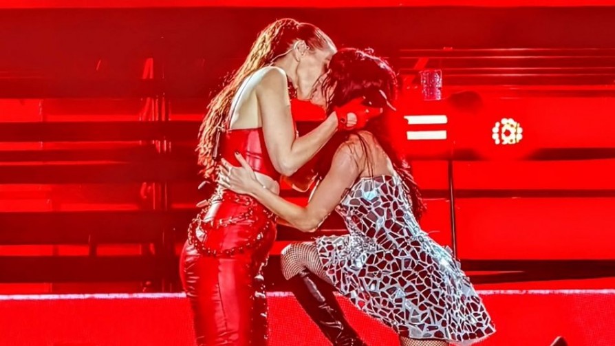 Lali en la rambla: show y un beso sorpresa - Arranque - Facil Desviarse | DelSol 99.5 FM