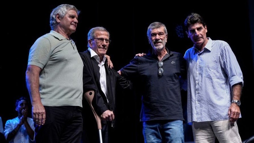 El homenaje al proceso - A la cancha - 13a0 | DelSol 99.5 FM