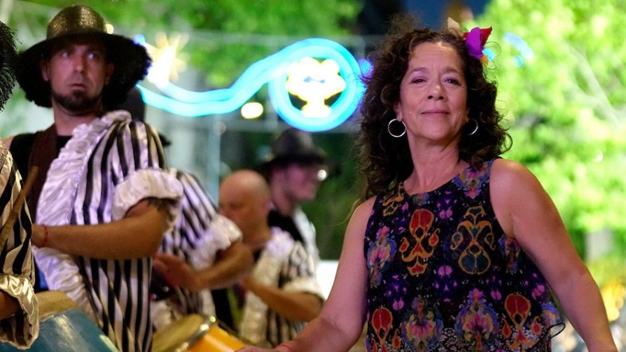 Laura Alonsopérez estuvo en el Desfile de Carnaval; Orsi “¡No!”  - Columna de Darwin - No Toquen Nada | DelSol 99.5 FM