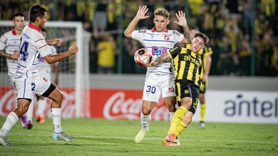 ❝Noche negra de Peñarol en Maldonado❞ - Comentarios - 13a0 | DelSol 99.5 FM