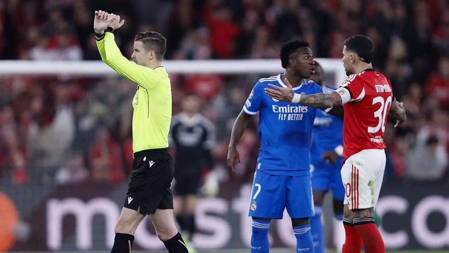 El protocolo anti-racismo de la FIFA - Informes - 13a0 | DelSol 99.5 FM