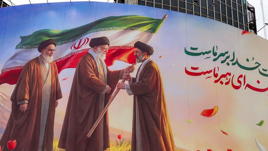 El ayatolá tuvo la misma sucesión que Cutcsa: eligieron al hijo/ El arma secreta de Irán y los culpables de la guerra, según Darwin - Columna de Darwin - No Toquen Nada | DelSol 99.5 FM