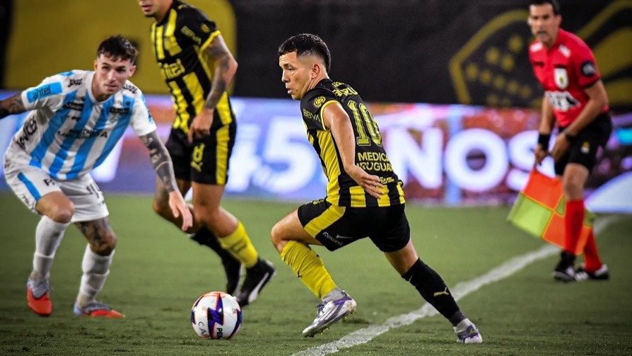 ❝Peñarol selló el triunfo al final y quedó como líder del Apertura❞ - Comentarios - 13a0 | DelSol 99.5 FM